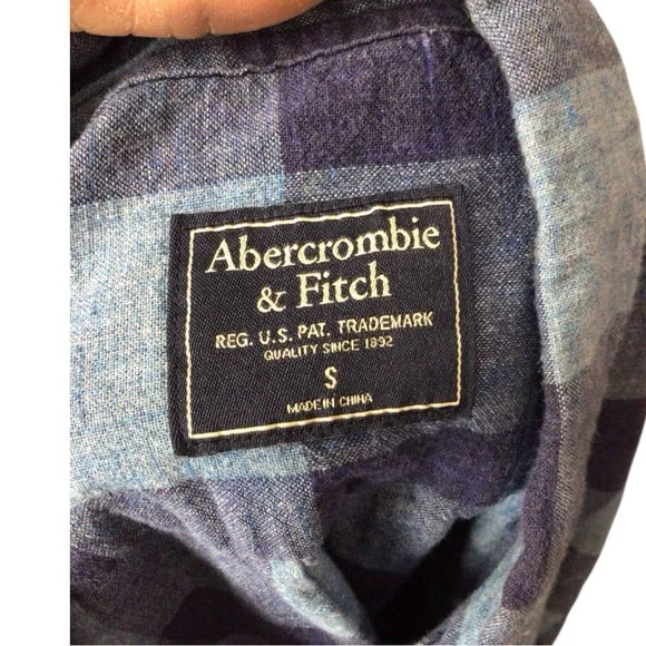 Abercrombie & Fitch Blue and Gray Plaid Button Down Shirt size small - Picture 4 of 4